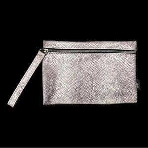 10 for $25 ipsy Makeup Bag